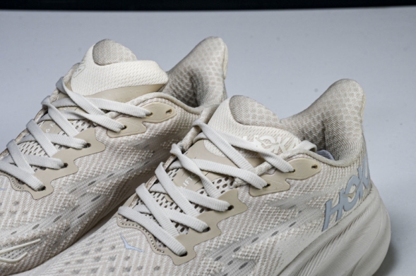 Hoka Clifton 9 1127896 SSEG 