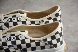 Vans Authentic VN0A3MU528M