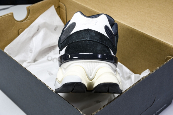 New Balance 9060 U9060AAA 