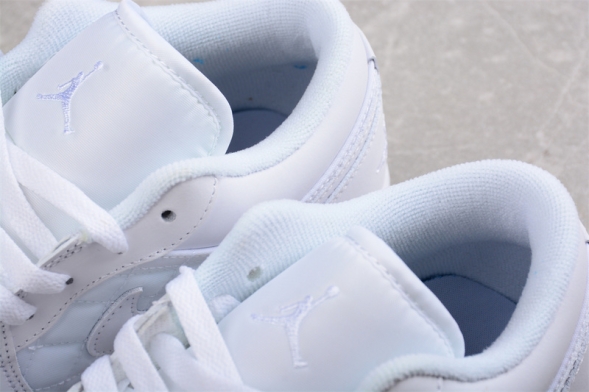 Nike Air Jordan 1 low Quilted Triple White DB6480-100 