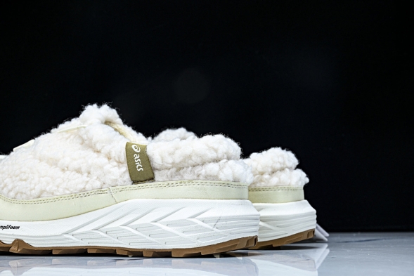 Asics Gel-Sonoma WT Teddy Fur 1203B036-100 