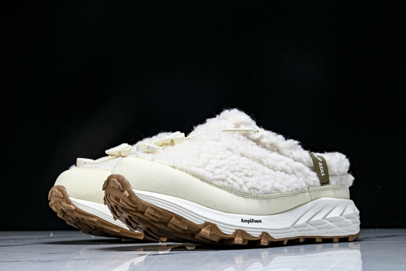 Asics Gel-Sonoma WT Teddy Fur 1203B036-100 