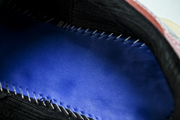 Asics Novablast 4 1012B654-250 