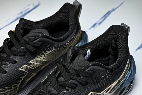 Asics Novablast 4 1011B924-001 