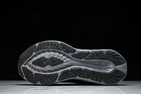 Asics Novablast 4 1011B924-001 