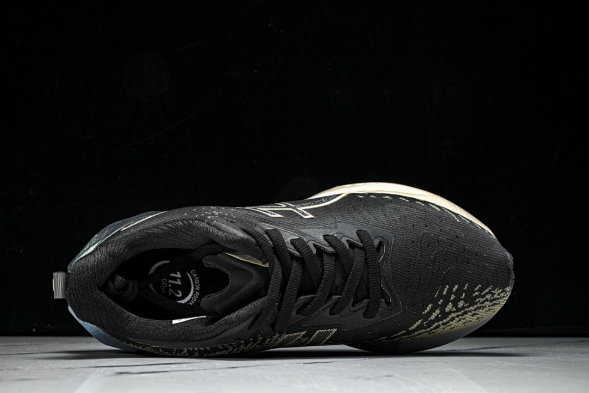 Asics Novablast 4 1011B924-001 