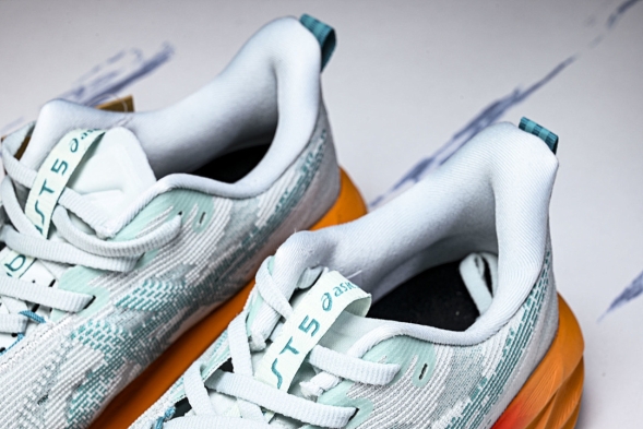 Asics Novablast 5 1011B974-400 