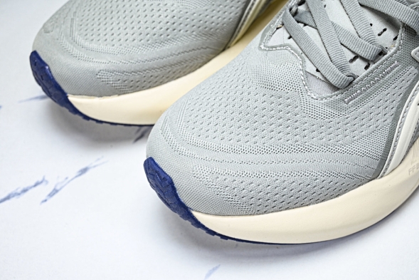 Asics Novablast 5 1011B974-031 