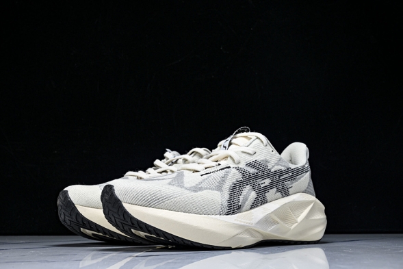 Asics Novablast 5 1011B974-250 