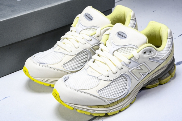 New Balance 2002R I2002RA1 