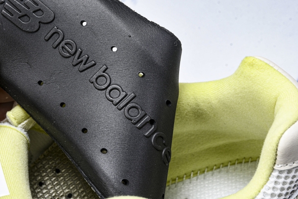 New Balance 2002R I2002RA1 