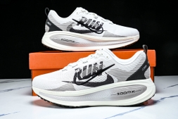 Nike Air ZoomX Vomero 18 RUN IB5726-100