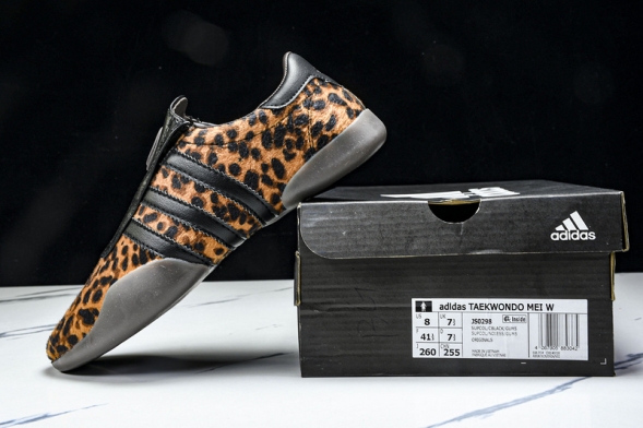 KITH x adidas Taekwondo Mei JS0298 