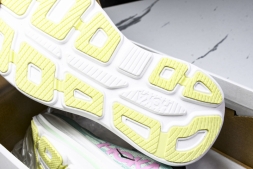 HOKA Bondi 9 1162012 BTF