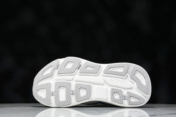 HOKA Bondi 9 1162011 CYLT 