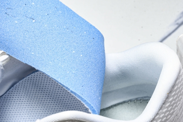 Nike Air ZoomX Vomero 18 Plus HM6805 111 