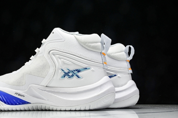 Asics Nova Surge 3 1061A048-100 